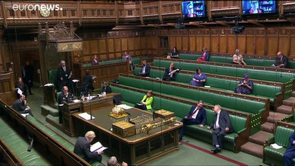 PM britânico impõe mais restrições