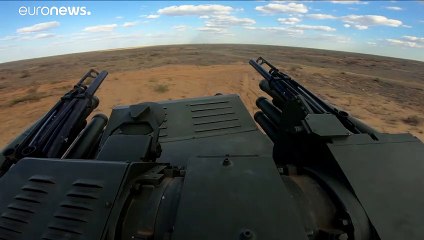 شاهد: روسيا تستعرض قوة دفاعها الجوي في البحر الأسود