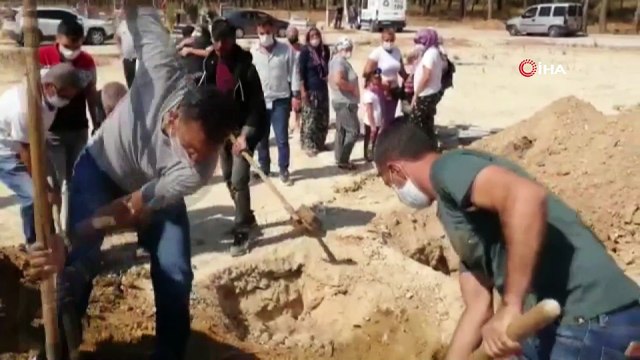 Cesedi toprağa gömülü olarak bulunmuştu... 2 çocuk annesi Duygu Çelikten gözyaşlarıyla uğurlandı