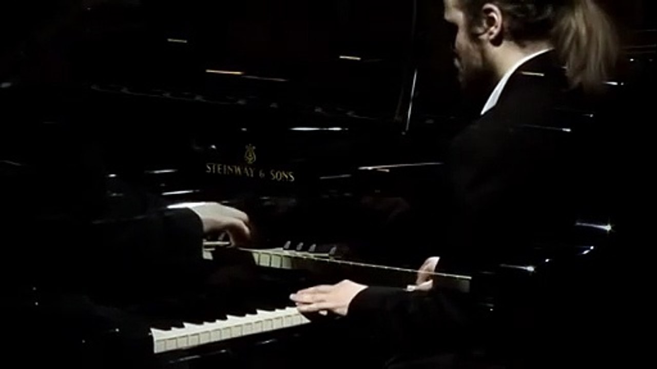 J.S.Bach - A.Siloti - Prelude in B minor. Giulio Andreetta al piano.