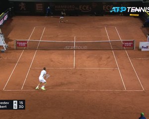 Humbert upsets top seed Medvedev in Hamburg