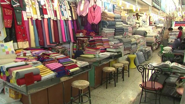 '추석 대목'인데 한숨만...썰렁한 한복 시장 / YTN