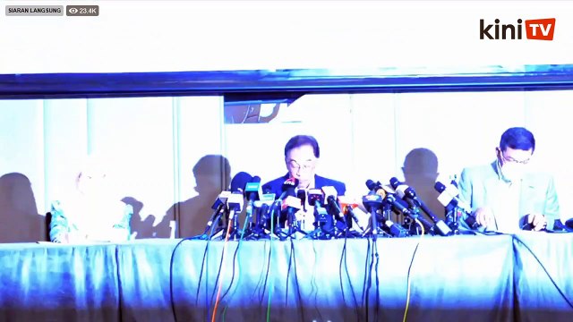 Anwar umum majoriti kukuh, 'kerajaan Muhyiddin jatuh'