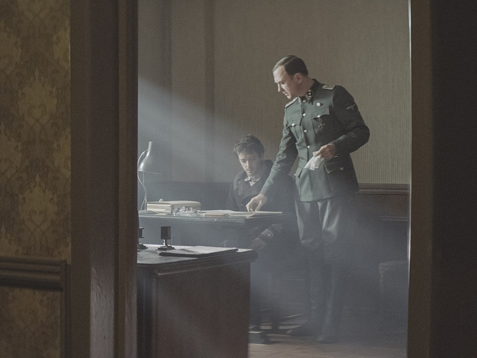 'Persischstunden': Exklusiver Clip zum neuen Drama mit Lars Eidinger