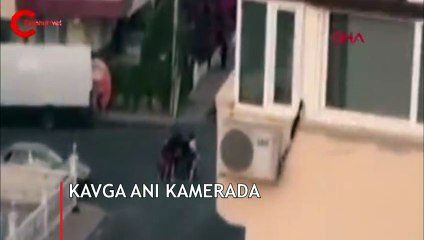 Saç saça kavgayı, araya giren erkekler güçlükle ayırdı!