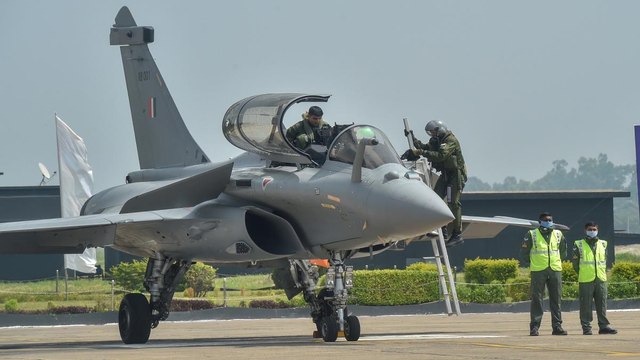 Rafale jets conduct familiarisation sorties in Ladakh