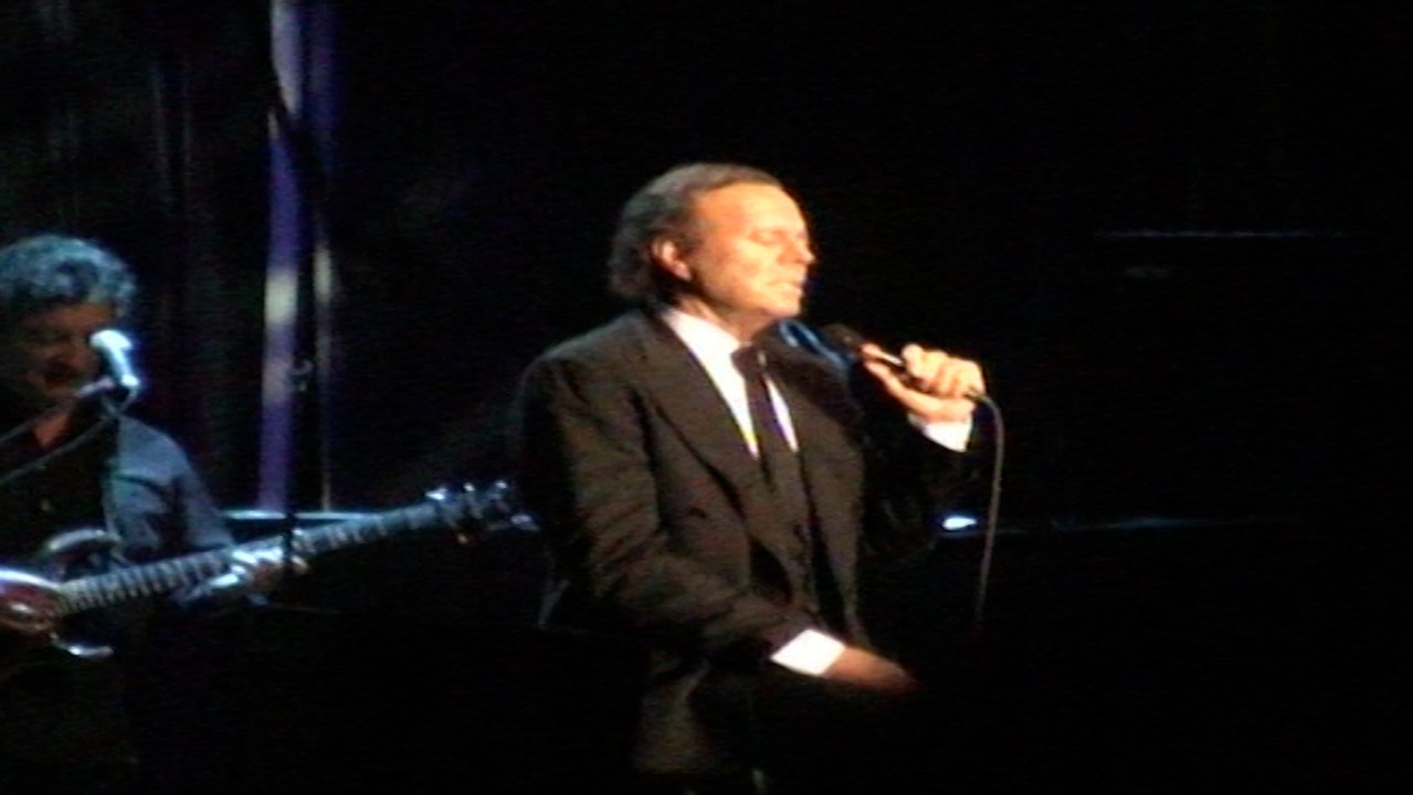 Julio Iglesias cumple 77 años entre rumores sobre su estado de salud
