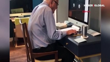 91 yaşındaki profesörün uzaktan eğitim verdiği anlar sosyal medyada ilgi odağı oldu