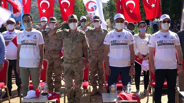 Munzur'da 200 sporcuyla rafting, renkli görüntülere sahne oldu