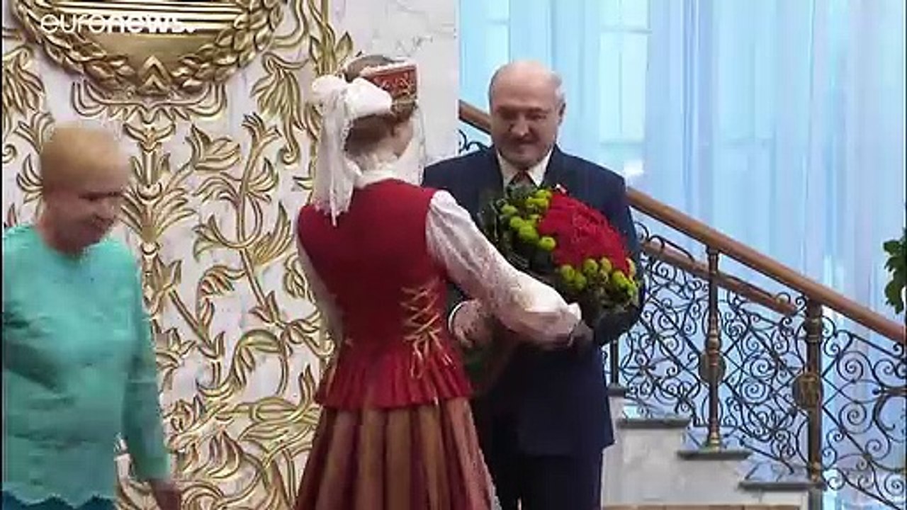 Bélarus : le président Loukachenko prête sermen...