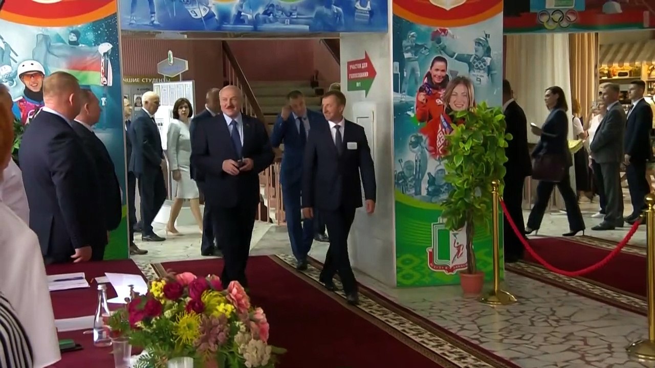 Belarus: Lukaschenko bei unangekündigter Zeremonie vereidigt