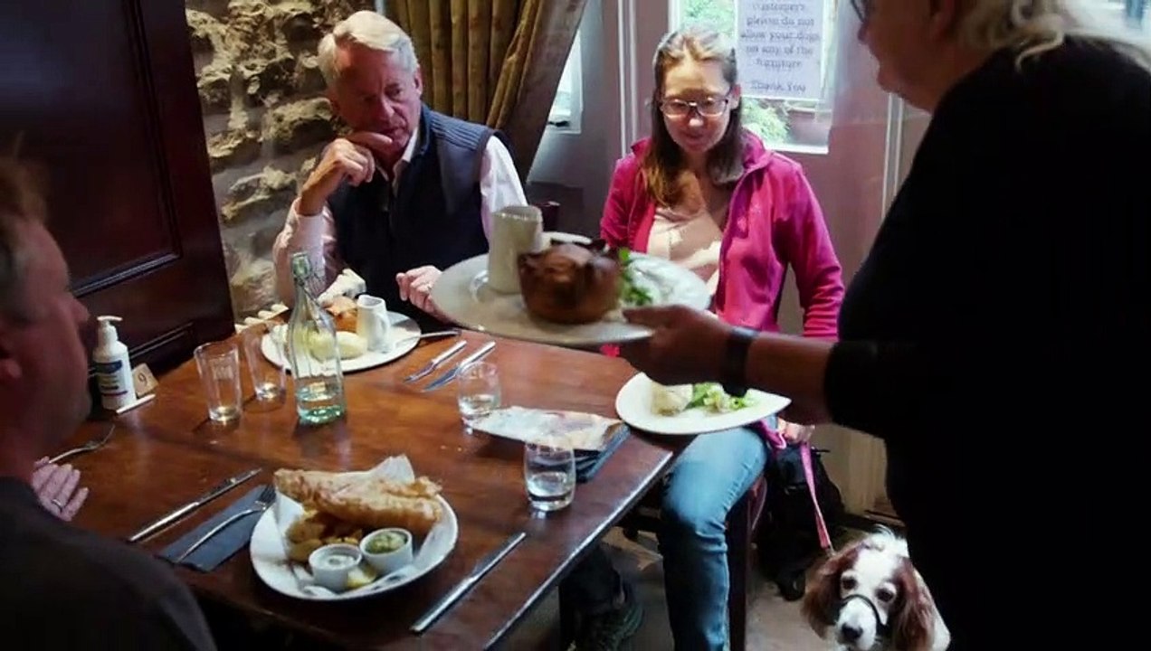 Couvre-feu à 22h pour les pubs anglais : une gérante soulagée de ne pas devoir fermer totalement