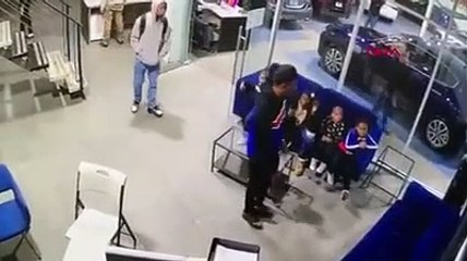 Çocukları için kurşunlara kendini böyle siper etti!