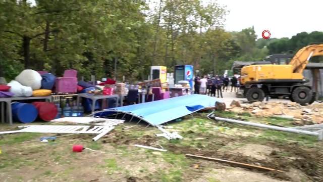 Uludağ yolundaki kaçak kafeterya yıkıldı