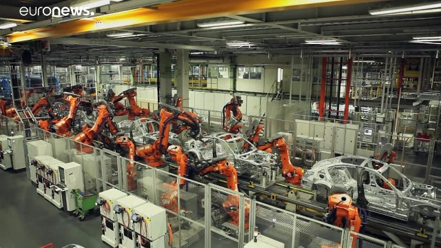 Коронавирус замедляет экономику еврозоны