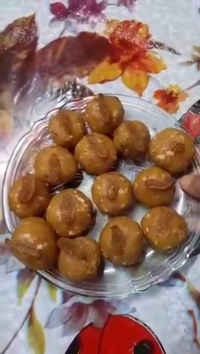 Besan  ke Laddu