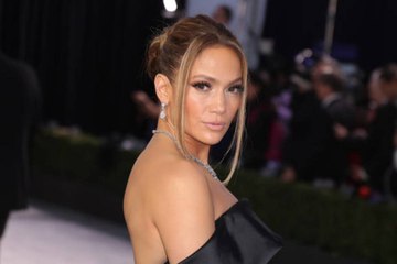 Jennifer Lopez’s Signature Golden Highlights Are Peak Fall Hair Inspiration