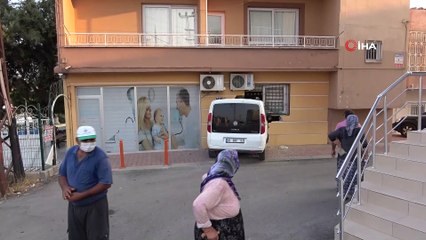 Acemi kadın sürücü, virajı alamayınca sağlık ocağına girdi