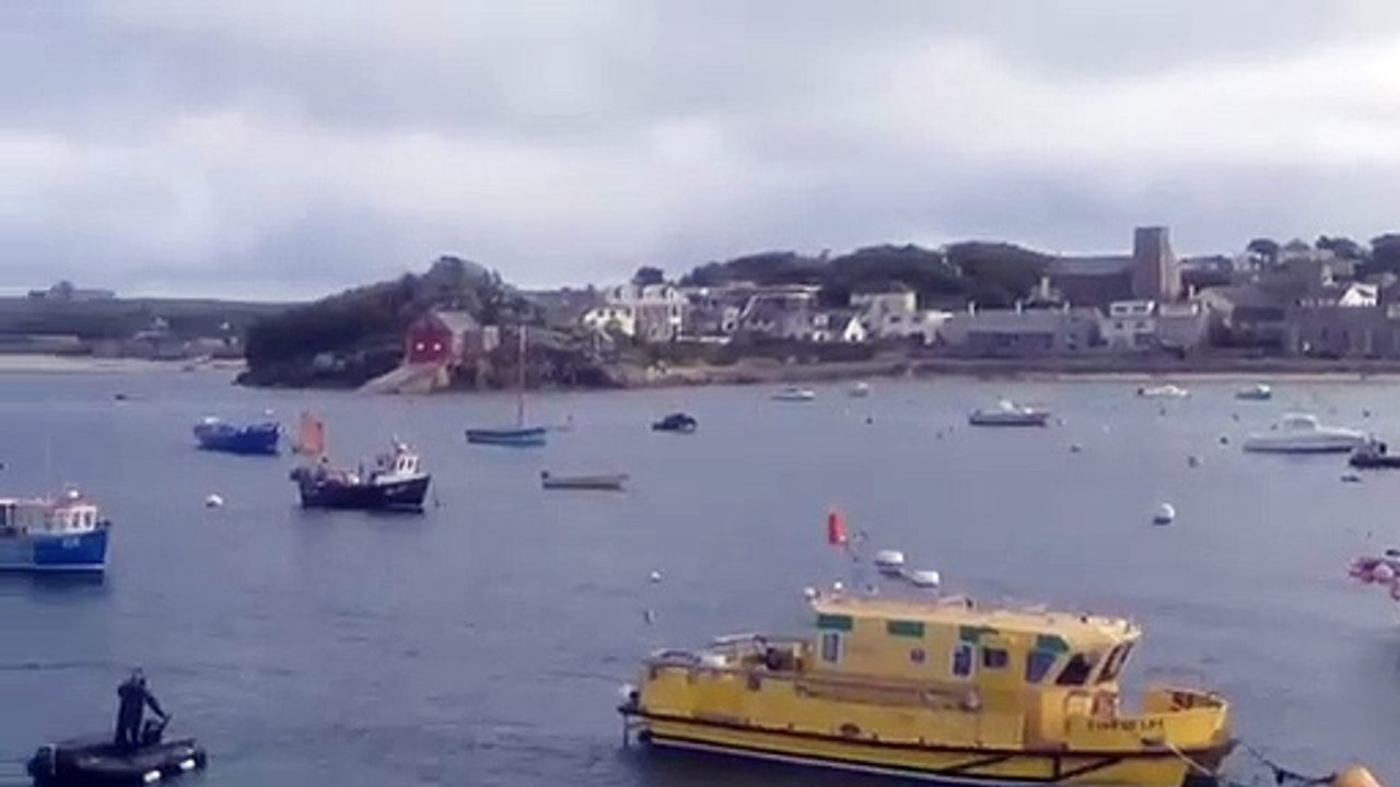 Hugh town harbour