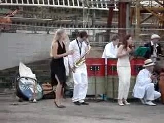 "J'aime le train" (gare TGV Liège) 2