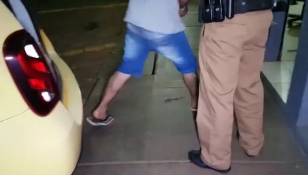Homem quebra aparelhos celulares, ameaça atear fogo em residência e acaba preso pela PM
