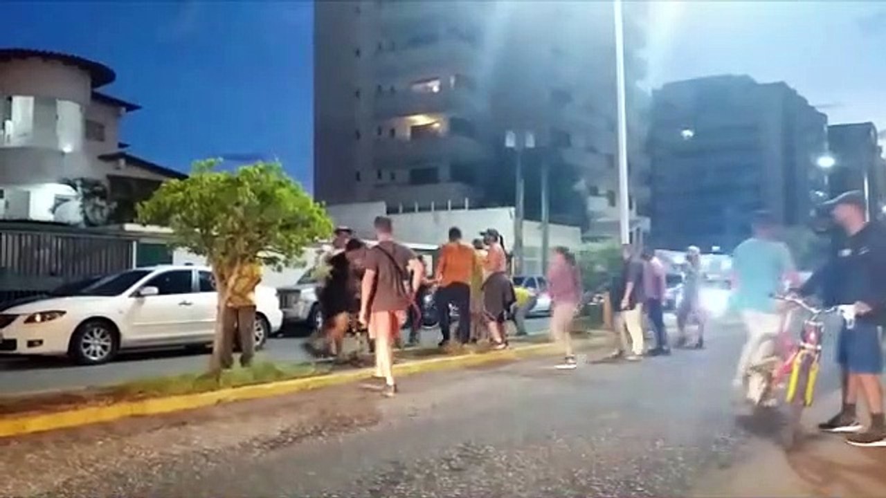 Ciudadanos protagonizaron pelea en E/S de Lechería