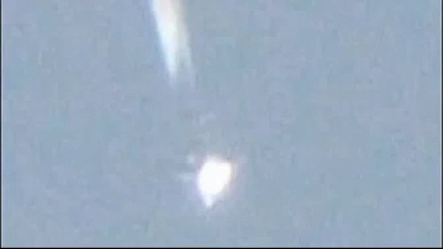 UFO Sightings UFO Sprays Chemtrail or Space Junk_ Incredible Photos!