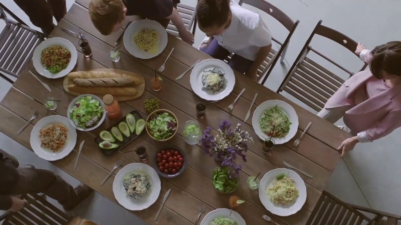 people-about-to-eat