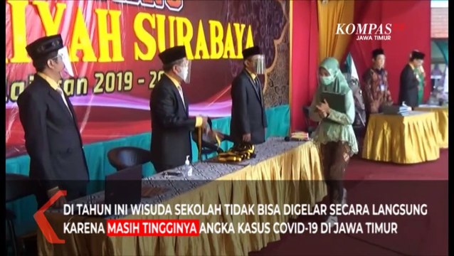 Cegah Covid-19, Wisuda SMA di Surabaya ini Drive Thru