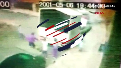 Bağcılar'da çocuklar oyun oynarken kamyoneti ateşe verdi