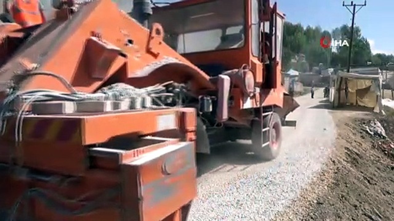 Erciş’te 13,5 kilometrelik grup mahalle yolunda...