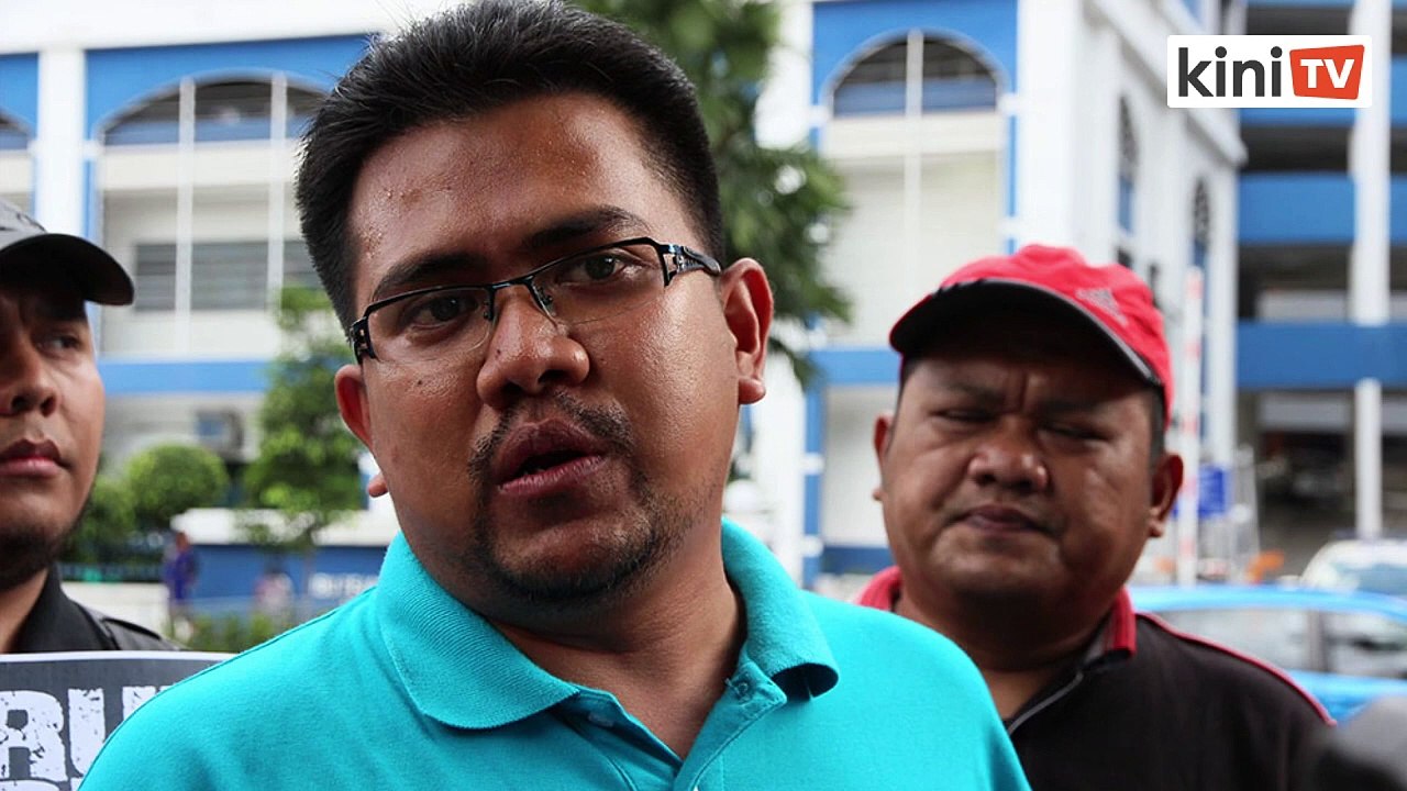 AMK: Poster Anwar angkat sumpah PM palsu