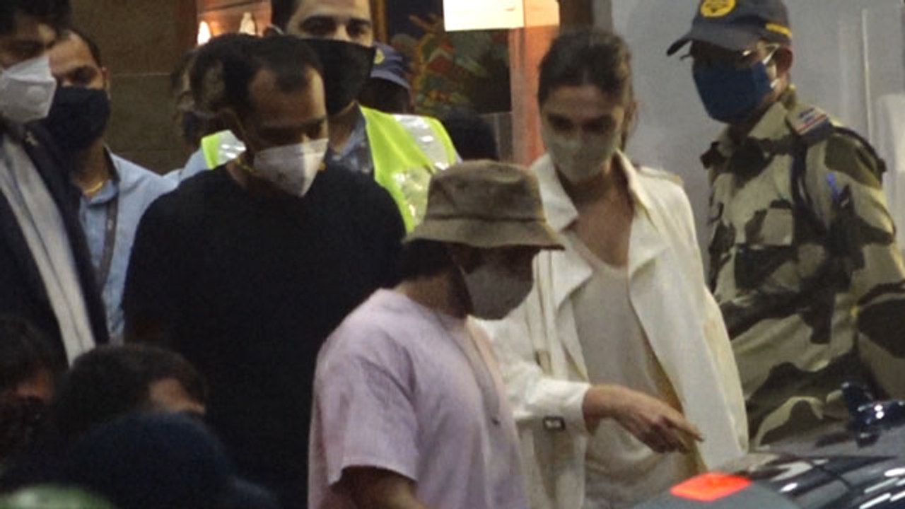 Deepika Padukone and Ranveer Singh Spotted at Airport after NCB Summon Deepika Landed Mumbai