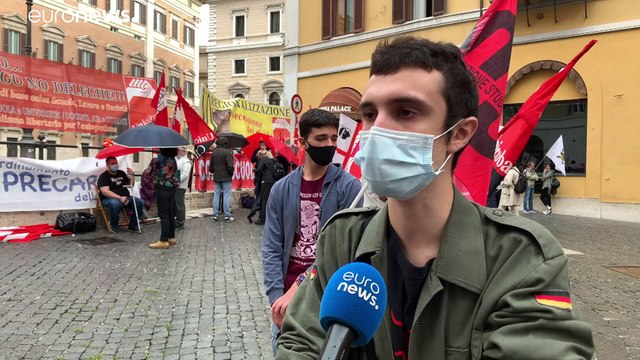 La protesta dei sindacati della scuola davanti al parlamento