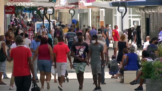 Американцам запретили покупать кубинские сигары