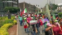 El Frente contra el presidente mexicano López Obrador acampa en la plaza del Zócalo de la capital