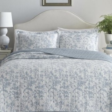 This Laura Ashley Home Reversible Quilt Set Has More Than 6,100 Five-Star Reviews