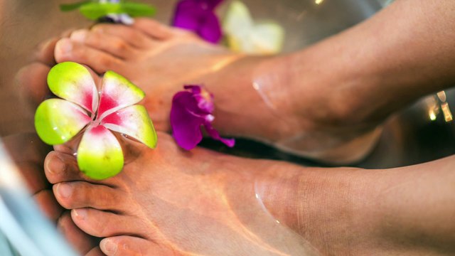 Nail Fungus from Nail Salons?