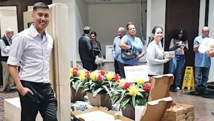 Non-Partisan Organization Delivers Pizza To The Polls