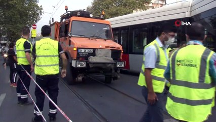 Laleli’de tramvay ile tur otobüsü çarpıştı