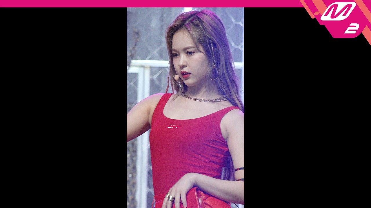 에버글로우 이유 직캠 LA DI DA_200924