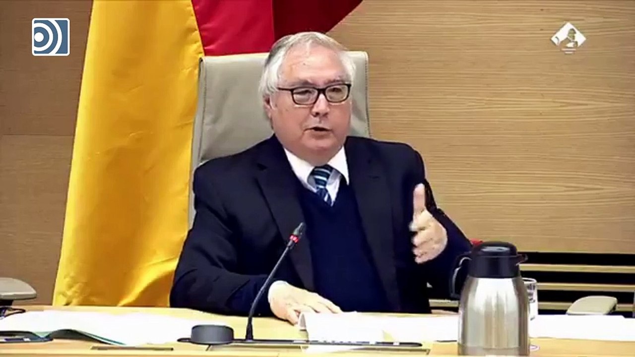 Manuel Castells, ministro de Universidades: “El mundo está en peligro. Este mundo se acaba”