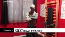 Fransa'nın 'dövmeli adamı' aynı zamanda ilkokul öğretmeni