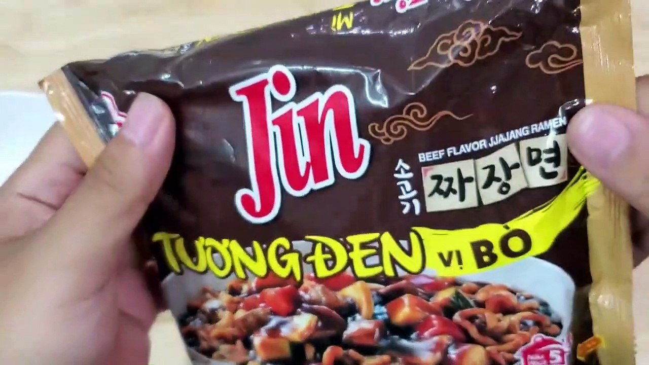 Jin Beef flavor Jjajang ramen - made in Vietnam