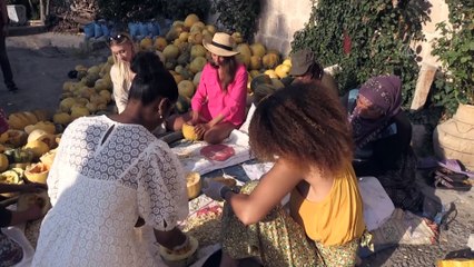 Yabancı modeller Kapadokya'da pekmez kaynatıp salça yaptı - NEVŞEHİR