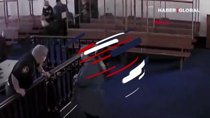 Cezası yargıç tarafından okunduğu sırada mahkeme binasından böyle kaçtı