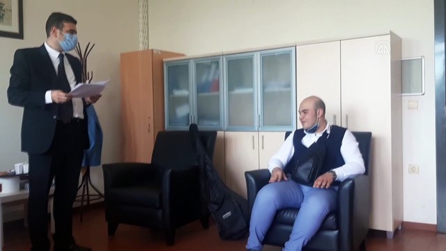 Önündeki engeller kaldırıldı, 'otizmli müzik dehası' güzel sanatları birincilikle kazandı - ANKARA