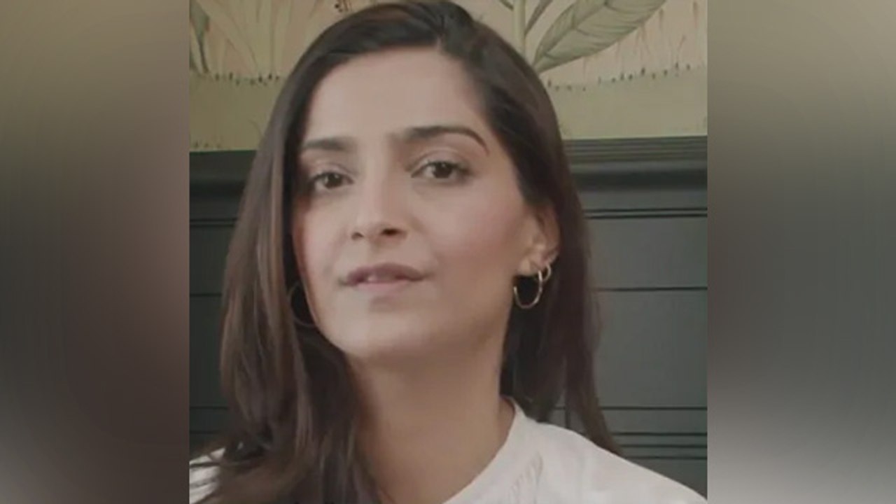 Sonam Kapoor ने बयां किया अपना दर्द, सालों से इस बीमारी से गुजर रहीं हैं Sonam; Watch Video |Boldsky