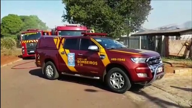 Incêndio destrói residência no Bairro Cataratas