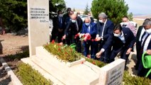 'Bozkırın Tezenesi' Neşet Ertaş Kırşehir'deki mezarı başında anıldı